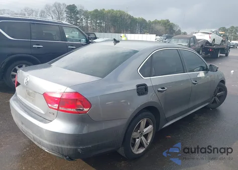 2013 Volkswagen Passat 2.5L Se из США, поврежденный, VIN 1VWBH7A36DC012867